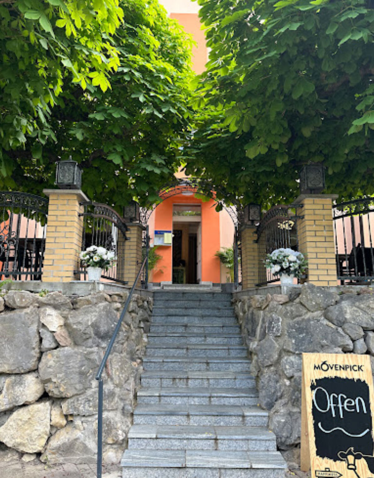 roessli-restaurant-oberumpf-aussen.jpg